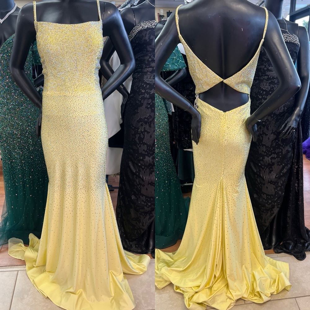 PROM Yellow amarra prom dress size 16 stretch jersey fabric nwt